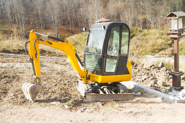 mini digger hire break downs